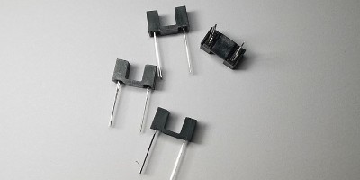 槽型光耦的4 个脚怎样接