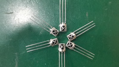 红外接收头带铁壳和不带铁壳有什么区别